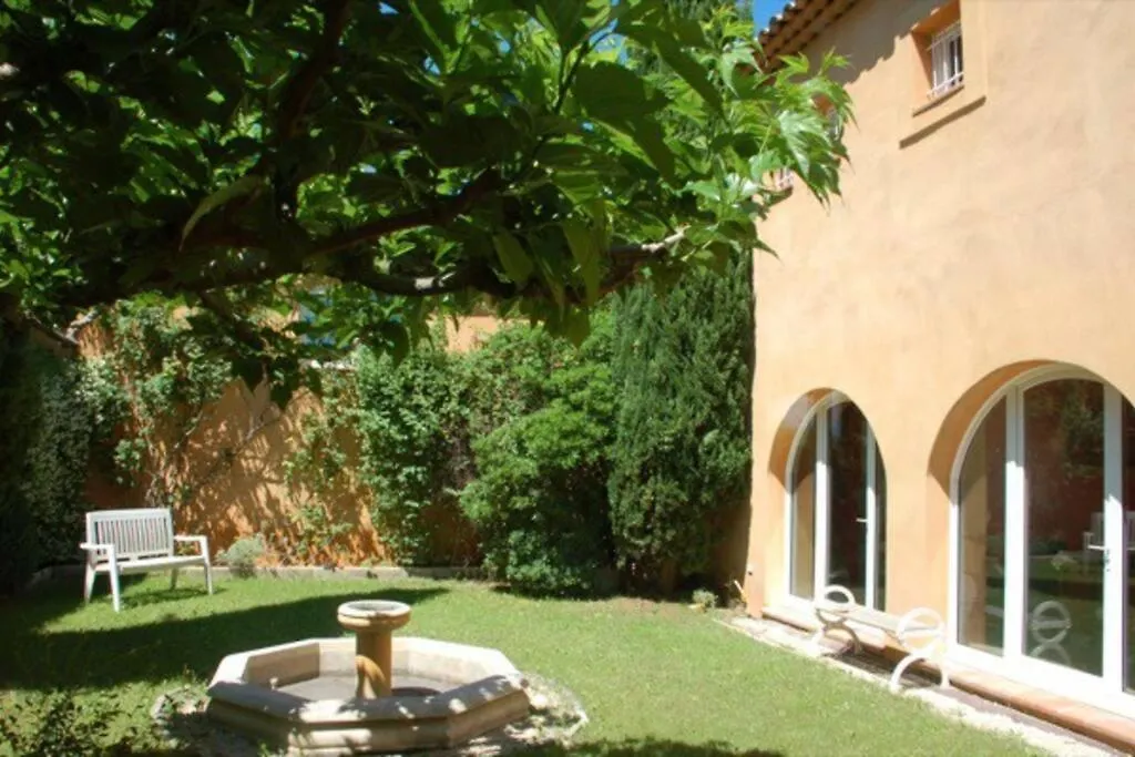Magnifique Villa Avec Piscine Cadenet