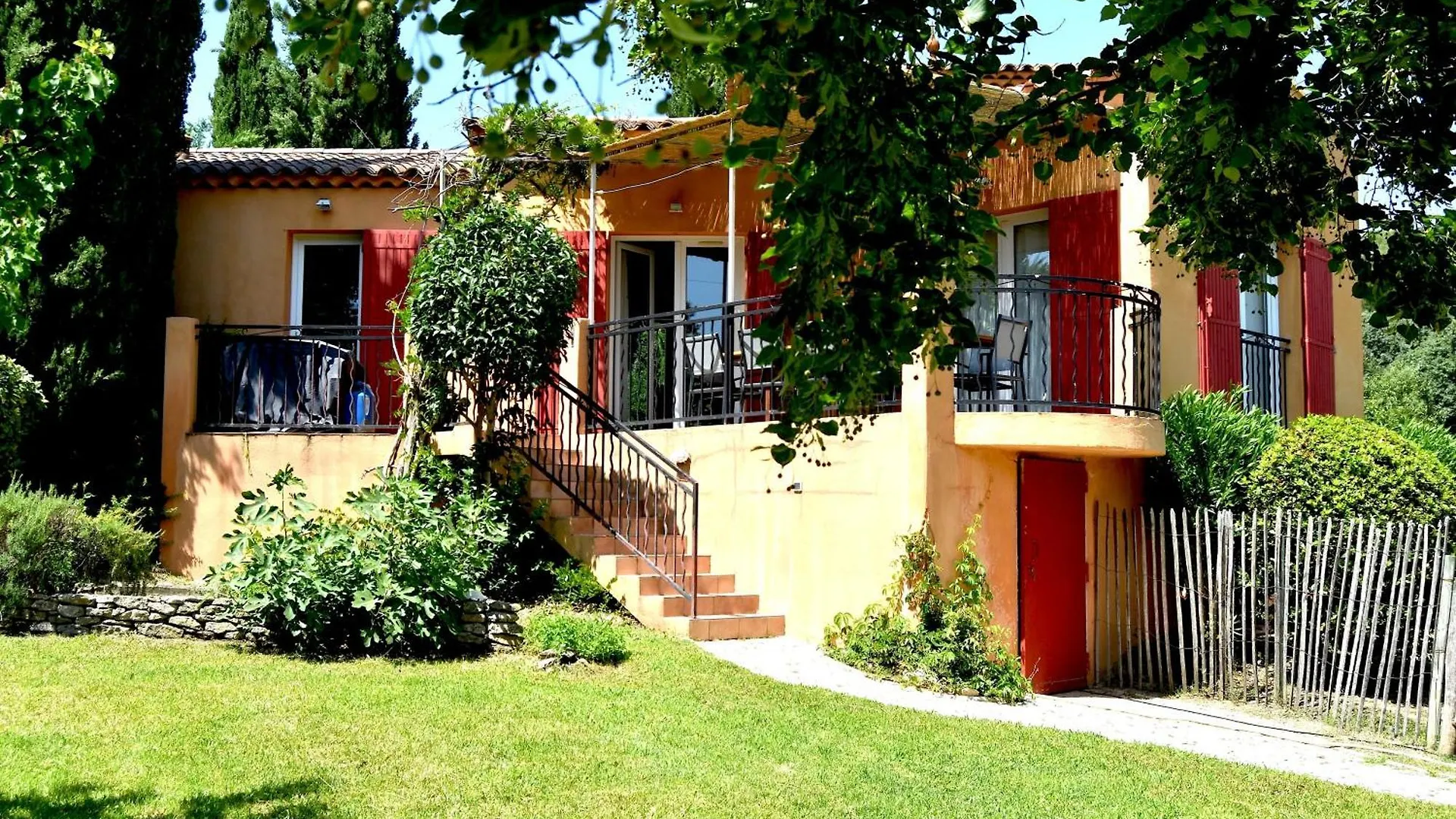 Magnifique Villa Avec Piscine Cadenet